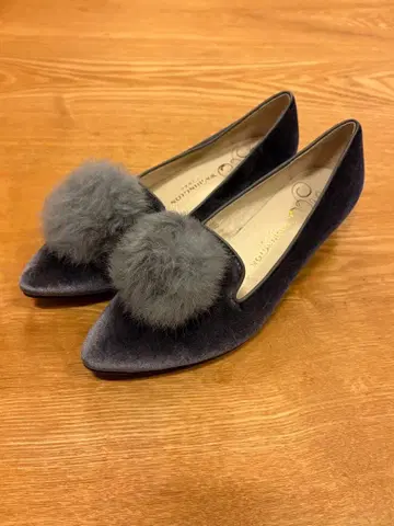 폼폼 포함 그레이 플랫슈즈 빅 사이즈