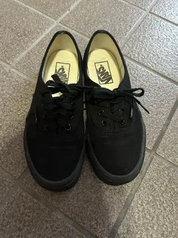 Vans 블랙 로우컷 스니커즈