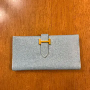 라이트 블루 가죽 장지갑