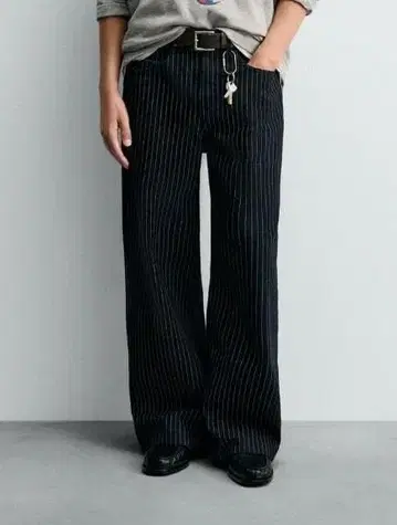 42 32 CHAMPION ZARA 스트라이프 배기 핏 청바지 L1