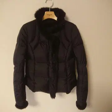 MOGA 퍼 달린 다운 자켓 블랙