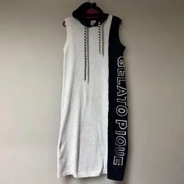 젤라또피케 후드 부착 롱 원피스 네이비 화이트 로고