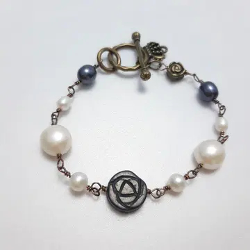 팔찌 펄 오닉스 장미 조각 왕관 크라운 앤티크풍