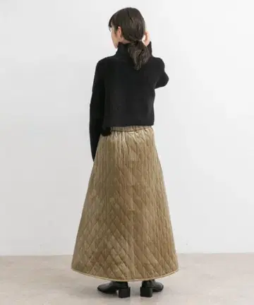 KBF 벨로아 퀼팅 스커트