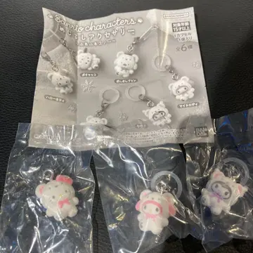 산리오 캐릭터즈 메지루시 액세서리 복슬복슬 스노우 가챠가챠