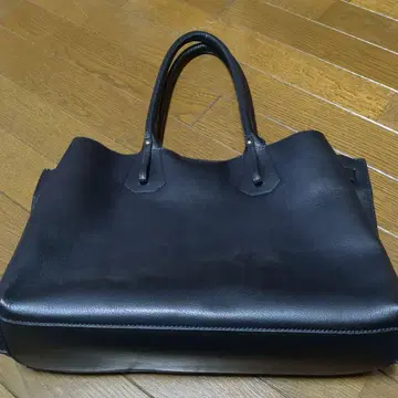 NATURAL BEAUTY BASIC 블랙 가죽 백 거의 새상품