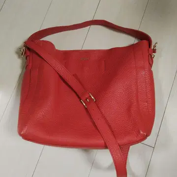 훌라 가죽 레드 숄더백 골드 금장 장식 포함