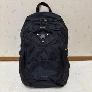 Victorinox 블랙 백팩