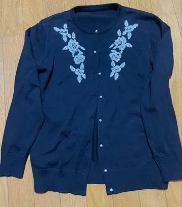 Soclose (dinos) 비즈 자수 니트 가디건 사이즈 L