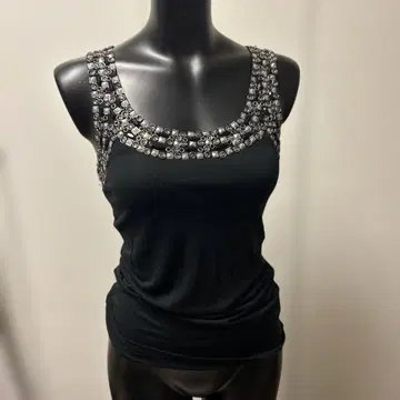 비즈 장식 블랙 탱크탑 새상품급