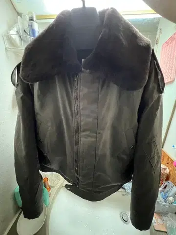 블랙 MA-1 플라이트 자켓 퍼 포함