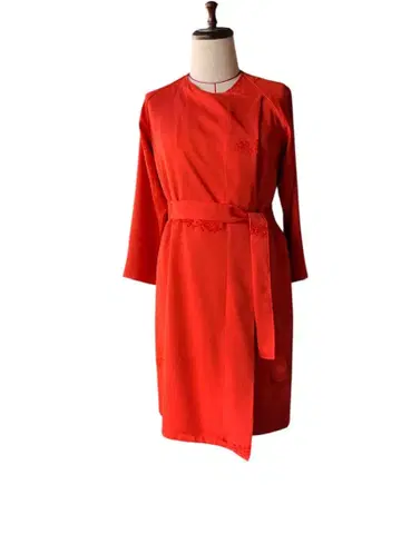 빨간색 긴팔 코트 겸 원피스 (벨트 포함)