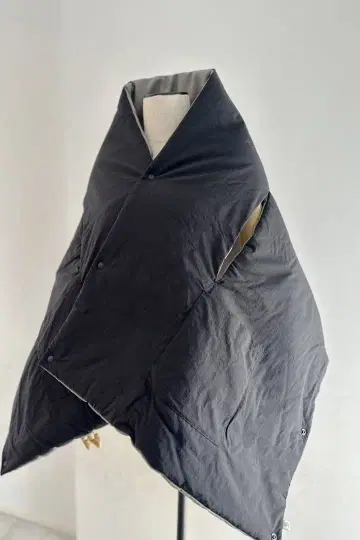 THE9SHOP 스즈키 나츠 Wrap me! 스톨 블랙