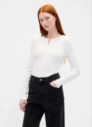 GAP 모던 리브 헨리넥 T셔츠