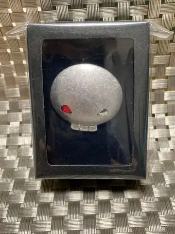 우타프리 란마루의 락 군 핀 배지