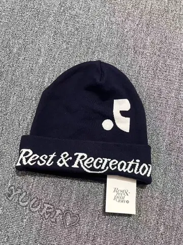 Rest & Recreation 니트 모자
