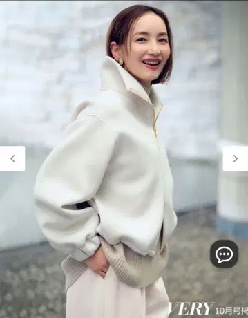 UNFILO x VERY 콜라보 블루종 아이보리 M 사이즈