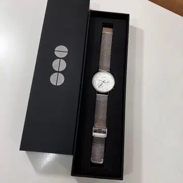 KOMONO 코모노 손목시계 실버 메쉬 쿼츠 작동 안 함