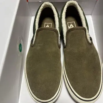 올리브 스웨이드 슬립온 스니커즈