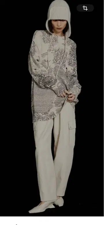 UND VINTAGE LIKE HANDWRITING OVER KNIT