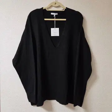 CHIGNON 시뇽 V넥 니트