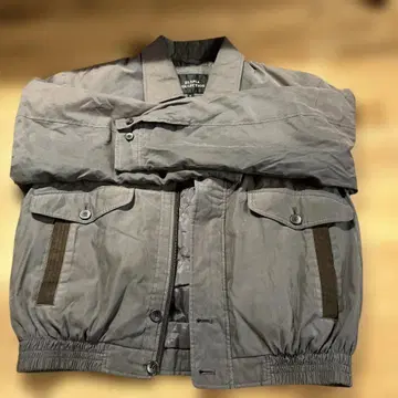 그레이 캐주얼 자켓 퀼팅 안감 부착