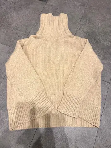갤러리 바이 터틀 니트 베이지 S 클리닝 완료!