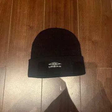 UMBRO 블랙 비니