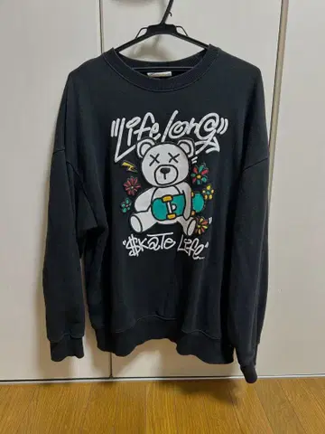 Attitude Makes Style! 블랙 맨투맨 [ 새상품급 ]