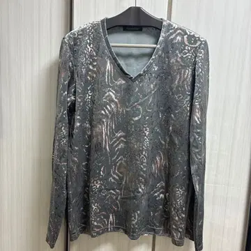 토네이도 마트 진품 그레이 계열 V넥 긴팔 상의 L