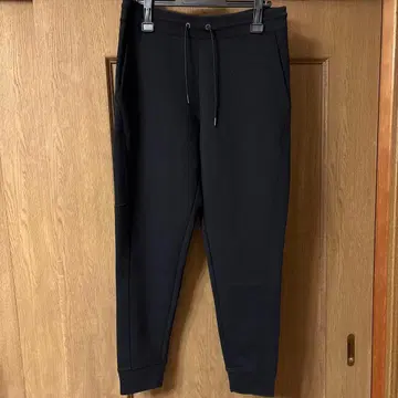 +J 블랙 조거 팬츠