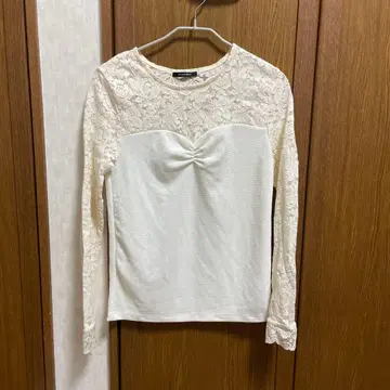 로즈버드 레이스 긴팔 상의 화이트