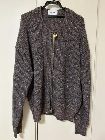 UNITUS 다크 브라운 집업 가디건