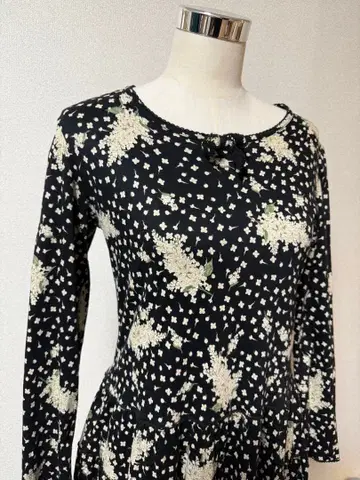 PINK HOUSE 원피스 꽃무늬 스즈란 패턴 긴팔 블랙