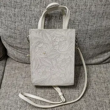 카빙 트라이브스 숄더백