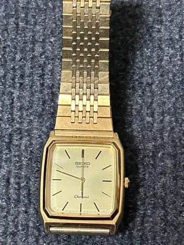 SEIKO 크로노스쿼츠 손목시계 실버/골드 9021-5130