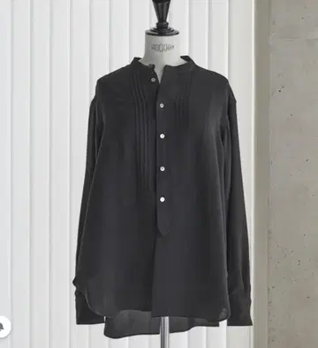 maison de r 드레이프감 핀턱 셔츠 블랙