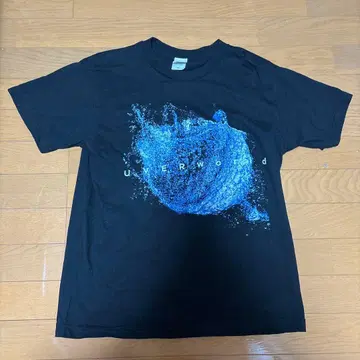 UVERworld 2018 티셔츠