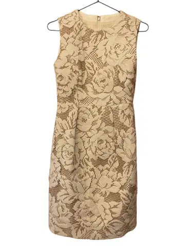 꽃무늬 슬리브리스 무릎 기장 원피스