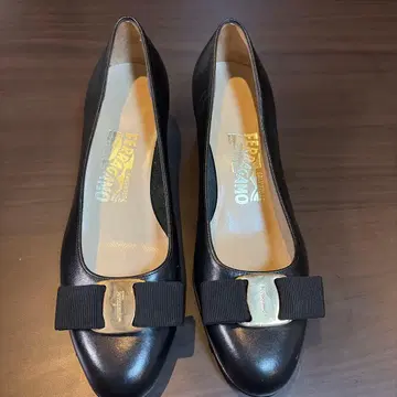 페라가모 블랙 리본 플랫 펌프스