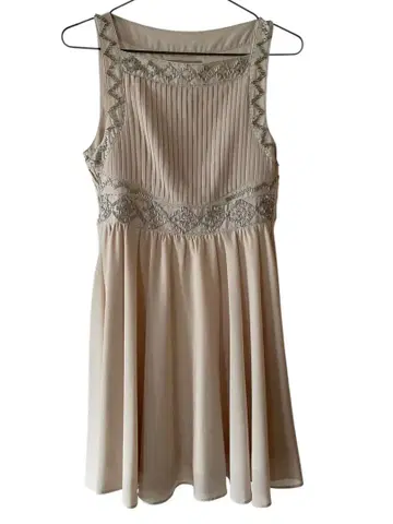 쉬폰 드레스 슬리브리스 비즈 자수 미니 원피스 베이지