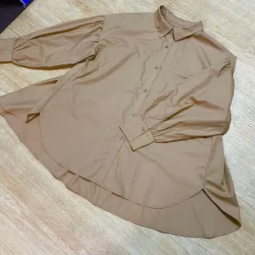 새상품 STRAWBERRY FIELDS 페플럼 블라우스 퍼프 슬리브