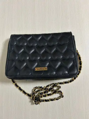 MOSCHINO 체인 숄더백 블랙 하트 퀼팅