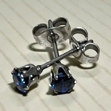 써지컬 스테인리스 블루 스톤 스터드 귀걸이