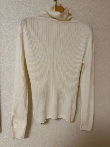 [ 유나이티드 애로우즈 ] 화이트 터틀넥 스웨터