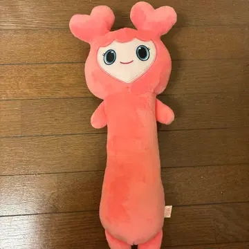 하트 모양 귀의 핑크 봉제 인형