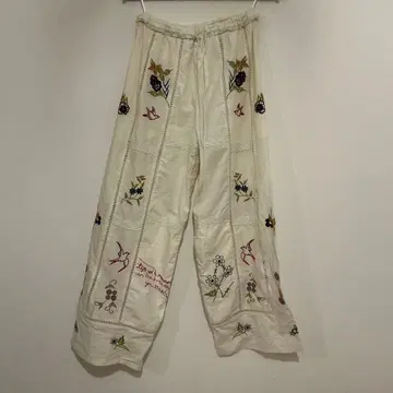 자수 장식 캐주얼 팬츠 화이트