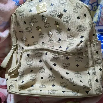 MCM 스터드 장식 백팩 베이지