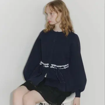 새상품급 idem 리본 페플럼 가디건