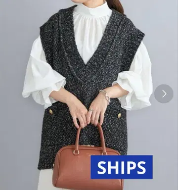 쉽스 SHIPS 트위드 골드 버튼 니트 베스트